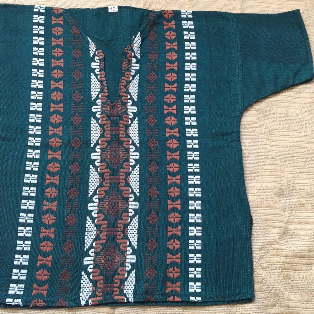 Mexican embroidered boys shirt size 7-8 Years old
